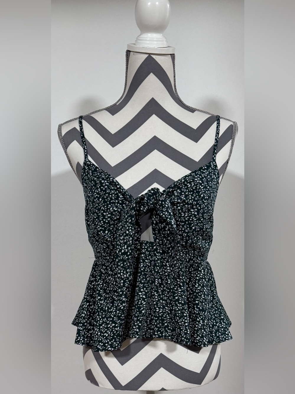 Shein Women’s Boho Sleeveless Green Floral Cropped Peplum Tank Blouse Size M